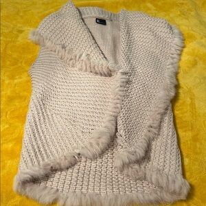 Women's Cream vest with rabbit fur Trim, size M
